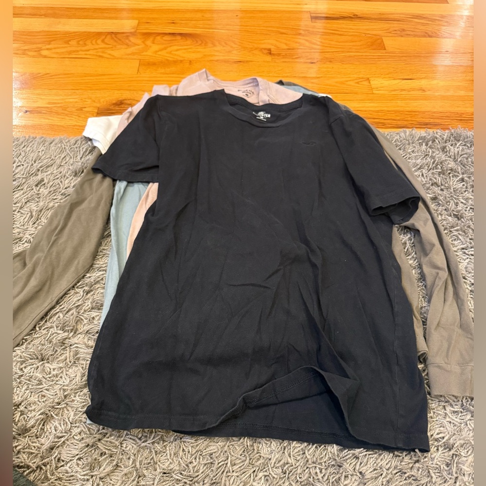 Men’s Hollister shirts. Size M. 6 shirts total. 5 short sleeve and 1 long sleeve